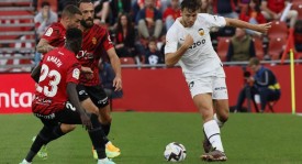 穆里尼奥本菲卡首战3-0胜利，新战术展现锋芒